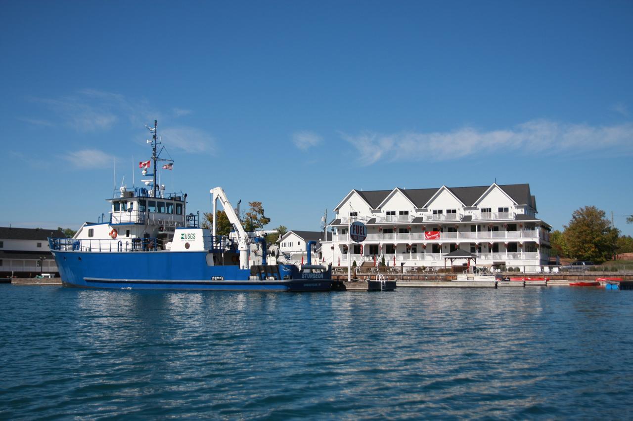 קילרני Sportsman'S Inn Resort & Marina מראה חיצוני תמונה