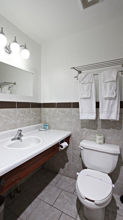 קילרני Sportsman'S Inn Resort & Marina מראה חיצוני תמונה
